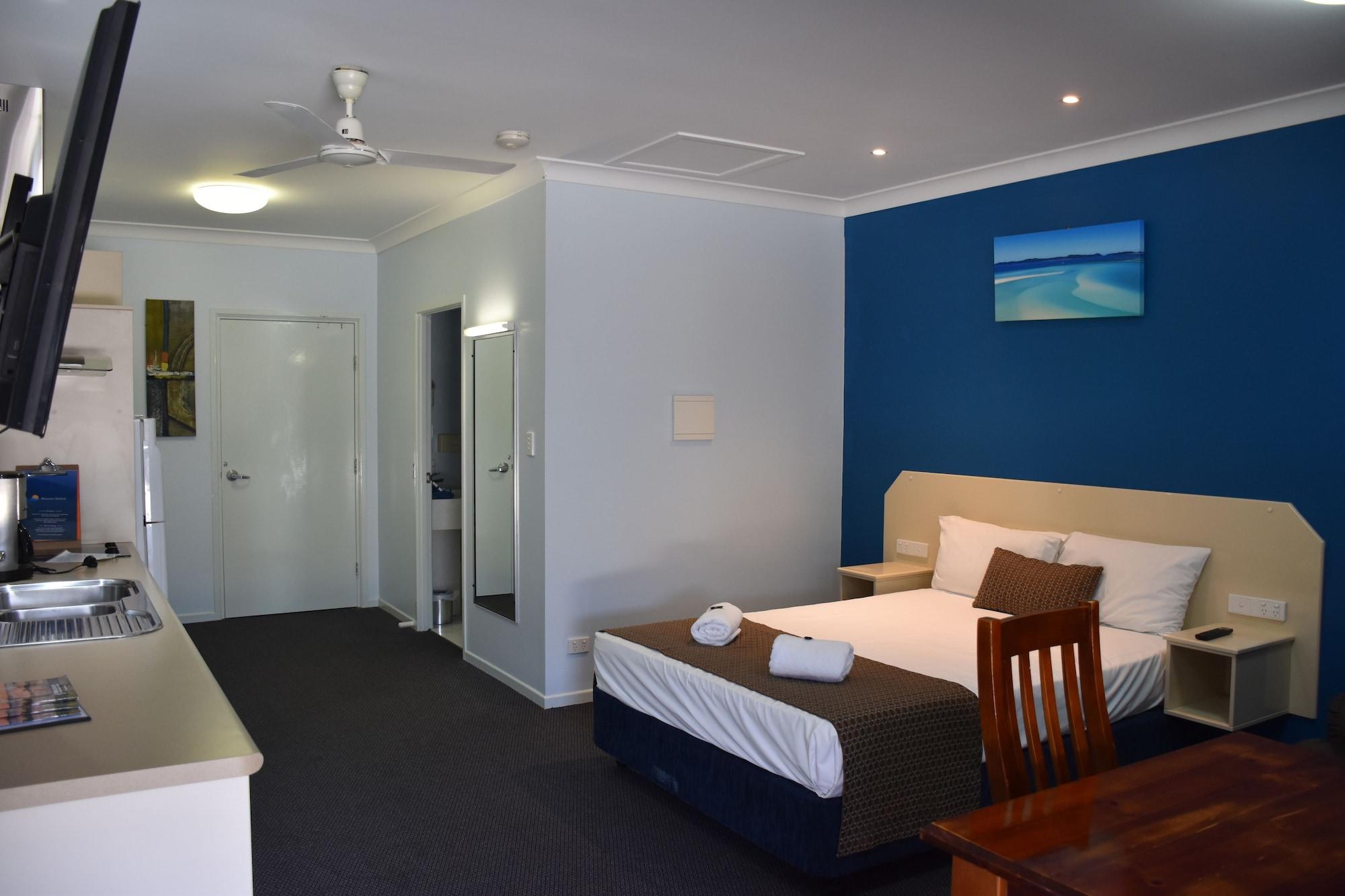 Bluewater Harbour Motel Bowen Bagian luar foto