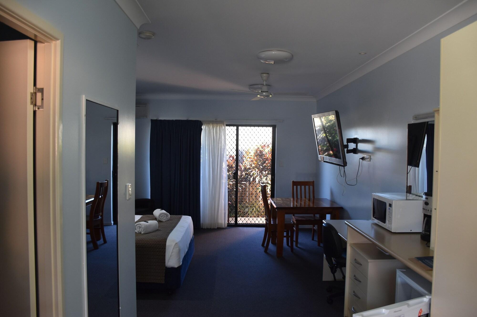 Bluewater Harbour Motel Bowen Bagian luar foto
