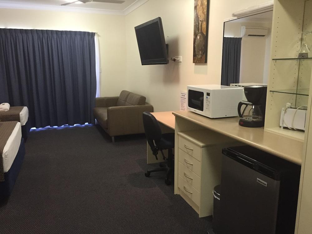 Bluewater Harbour Motel Bowen Bagian luar foto