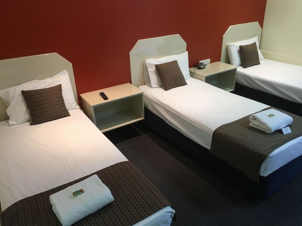 Bluewater Harbour Motel Bowen Bagian luar foto